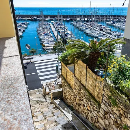 Apartment Hostdomus - Marine Sea View *