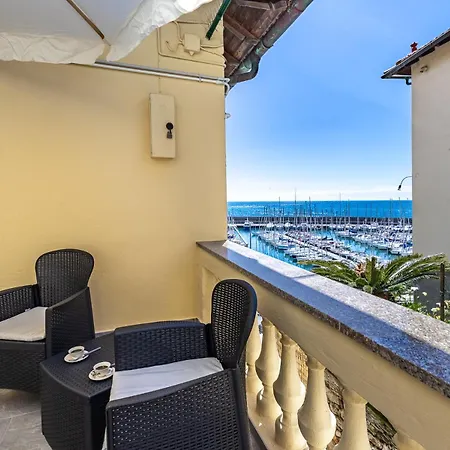Hostdomus - Marine Sea View Apartment Finale Ligure