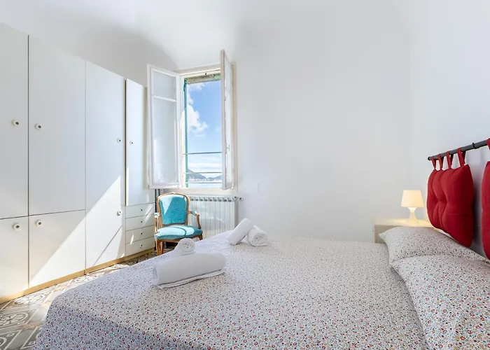 Apartment Hostdomus - Marine Sea View Finale Ligure