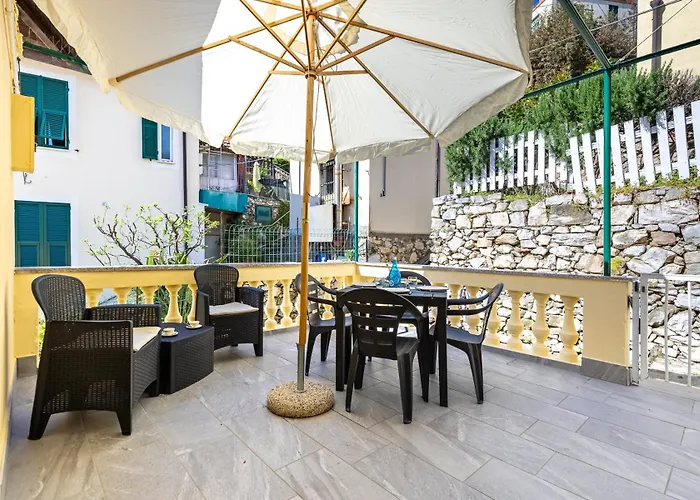 Apartment Hostdomus - Marine Sea View Finale Ligure