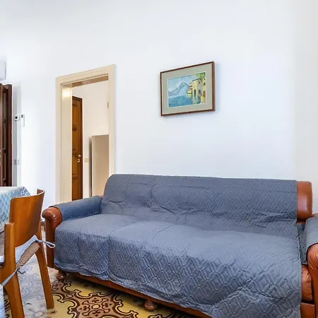 Hostdomus - Marine Sea View *