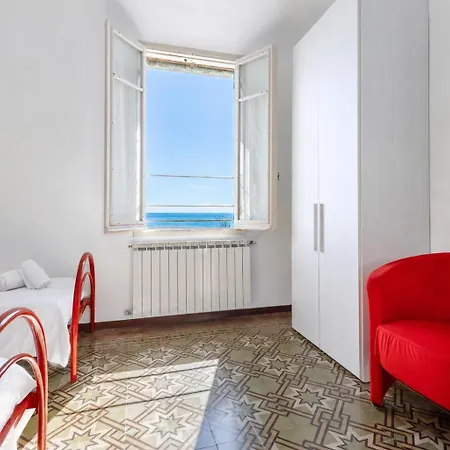 Appartement Hostdomus - Marine Sea View *