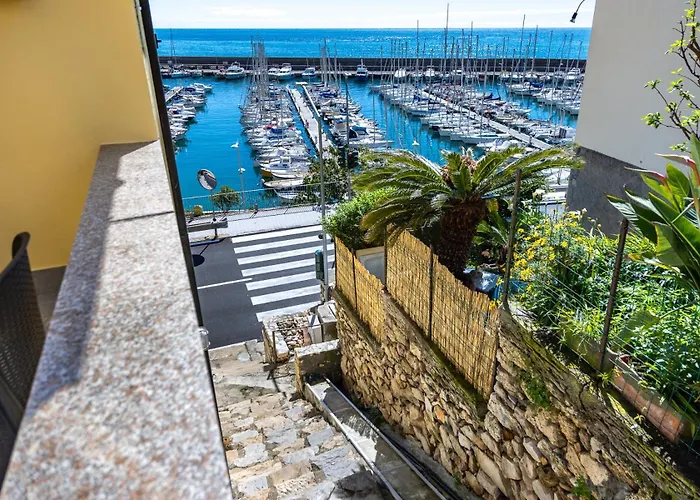 شقة Hostdomus - Marine Sea View *