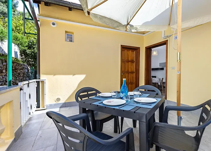 Hostdomus - Marine Sea View Appartement